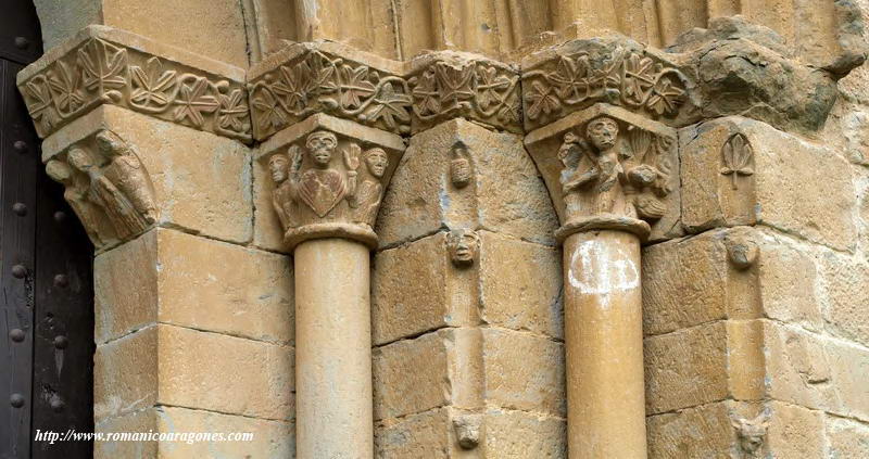 CAPITELES DEL LADO SUR